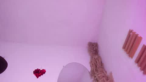 Snapshot of brenda_lott chatting on March 7, 8:33 am Brenda online show from March 7, 8:33 am