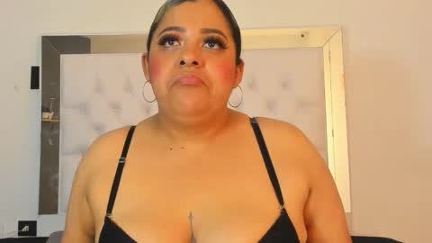 Snapshot of brenda_maz chatting on December 18, 11:38 am Brenda online show from December 18, 11:38 am