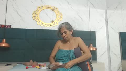 BRENDA VELASQUEZ online show from December 20, 10:17 pm