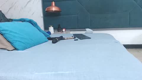 BRENDA VELASQUEZ online show from April 11, 8:35 pm