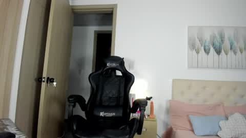 Brenda online show from April 11, 11:31 pm