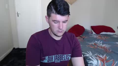 Snapshot of brendansexyboy098754 chatting on December 2, 5:37 am ask me lol online show from December 2, 5:37 am