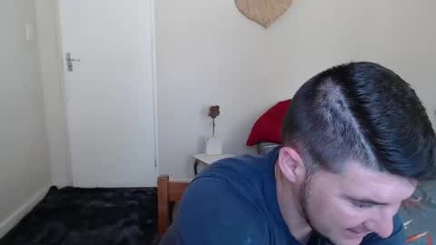 Snapshot of brendansexyboy098754 chatting on December 2, 8:41 am ask me lol online show from December 2, 8:41 am