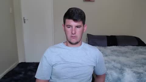 Snapshot of brendansexyboy098754 chatting on December 9, 9:39 am ask me lol online show from December 9, 9:39 am