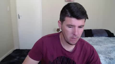 Snapshot of brendansexyboy098754 chatting on December 10, 7:16 am ask me lol online show from December 10, 7:16 am