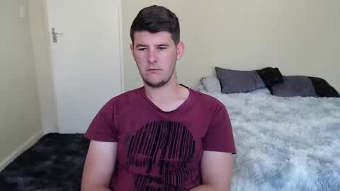 Snapshot of brendansexyboy098754 chatting on December 10, 10:17 am ask me lol online show from December 10, 10:17 am