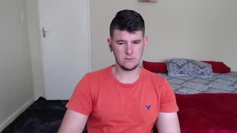 Snapshot of brendansexyboy098754 chatting on December 15, 10:39 am ask me lol online show from December 15, 10:39 am