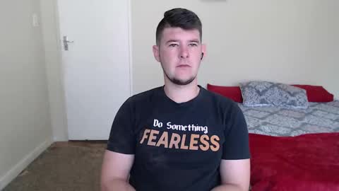 Snapshot of brendansexyboy098754 chatting on December 16, 5:17 am ask me lol online show from December 16, 5:17 am