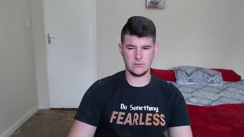 Snapshot of brendansexyboy098754 chatting on December 16, 8:31 am ask me lol online show from December 16, 8:31 am