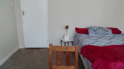 Snapshot of brendansexyboy098754 chatting on December 16, 11:33 am ask me lol online show from December 16, 11:33 am