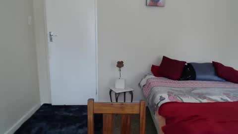 Snapshot of brendansexyboy098754 chatting on December 23, 9:27 am ask me lol online show from December 23, 9:27 am