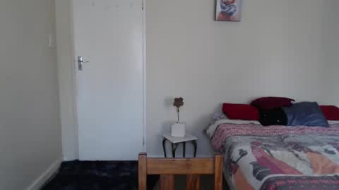 Snapshot of brendansexyboy098754 chatting on December 26, 5:26 am ask me lol online show from December 26, 5:26 am