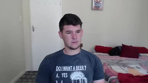 Snapshot of brendansexyboy098754 chatting on December 29, 6:45 am ask me lol online show from December 29, 6:45 am