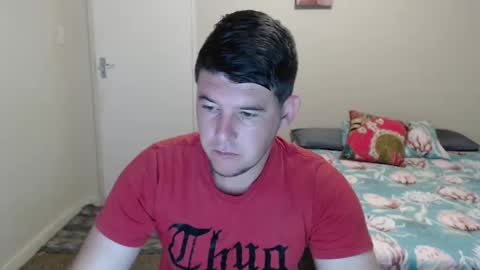 Snapshot of brendansexyboy098754 chatting on December 30, 3:03 am ask me lol online show from December 30, 3:03 am