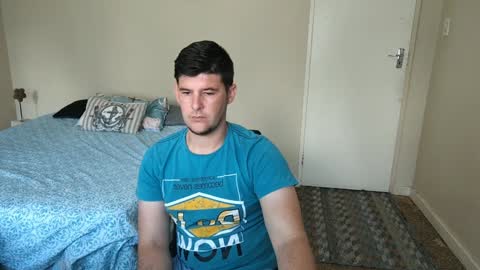 Snapshot of brendansexyboy098754 chatting on January 8, 6:41 am ask me lol online show from January 8, 6:41 am