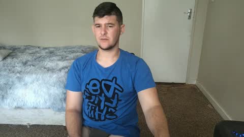 Snapshot of brendansexyboy098754 chatting on January 14, 8:52 am ask me lol online show from January 14, 8:52 am