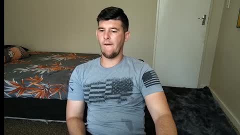 Snapshot of brendansexyboy098754 chatting on January 19, 11:34 am ask me lol online show from January 19, 11:34 am