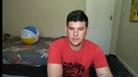 Snapshot of brendansexyboy098754 chatting on January 21, 9:13 am ask me lol online show from January 21, 9:13 am