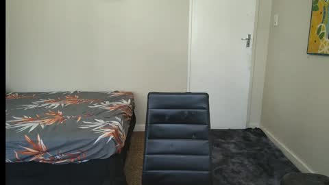 Snapshot of brendansexyboy098754 chatting on January 27, 9:55 am ask me lol online show from January 27, 9:55 am