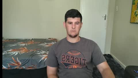 Snapshot of brendansexyboy098754 chatting on January 27, 12:58 pm ask me lol online show from January 27, 12:58 pm