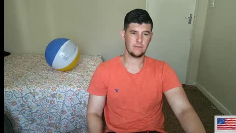 Snapshot of brendansexyboy098754 chatting on February 5, 6:56 am ask me lol online show from February 5, 6:56 am