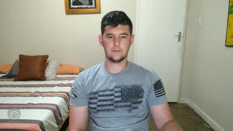 Snapshot of brendansexyboy098754 chatting on February 13, 3:39 am ask me lol online show from February 13, 3:39 am