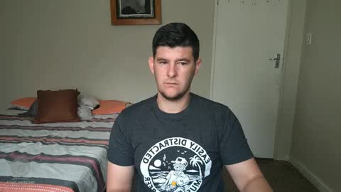 Snapshot of brendansexyboy098754 chatting on February 14, 5:09 am ask me lol online show from February 14, 5:09 am