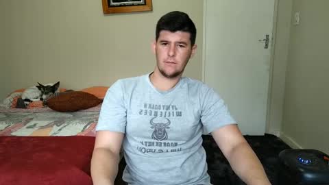 Snapshot of brendansexyboy098754 chatting on February 17, 5:58 am ask me lol online show from February 17, 5:58 am