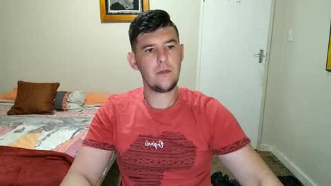 Snapshot of brendansexyboy098754 chatting on February 19, 3:06 am ask me lol online show from February 19, 3:06 am