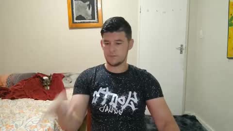 Snapshot of brendansexyboy098754 chatting on March 4, 2:06 am ask me lol online show from March 4, 2:06 am