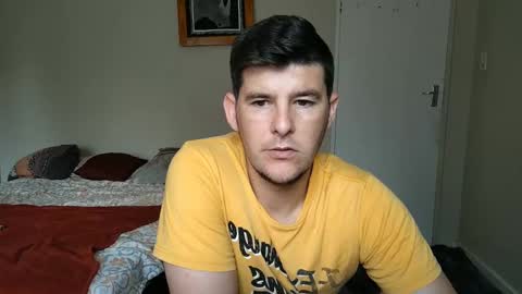 Snapshot of brendansexyboy098754 chatting on March 4, 11:19 am ask me lol online show from March 4, 11:19 am