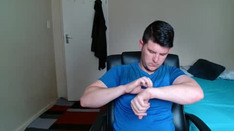 Snapshot of brendansexyboy098754 chatting on November 3, 5:31 am ask me lol online show from November 3, 5:31 am