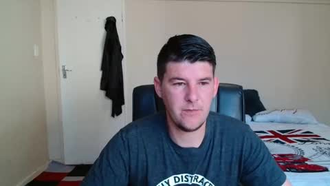 Snapshot of brendansexyboy098754 chatting on November 5, 4:56 am ask me lol online show from November 5, 4:56 am