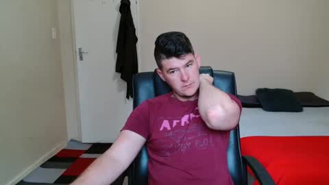 Snapshot of brendansexyboy098754 chatting on November 17, 4:51 am ask me lol online show from November 17, 4:51 am