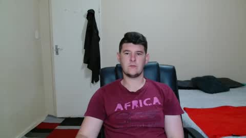 Snapshot of brendansexyboy098754 chatting on November 25, 3:50 am ask me lol online show from November 25, 3:50 am