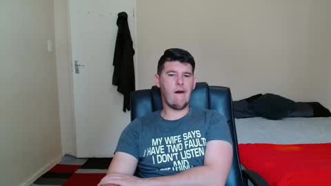 Snapshot of brendansexyboy098754 chatting on November 26, 8:48 am ask me lol online show from November 26, 8:48 am