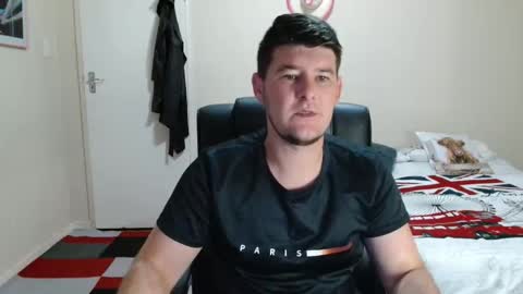 Snapshot of brendansexyboy098754 chatting on February 10, 2:48 am ask me lol online show from February 10, 2:48 am