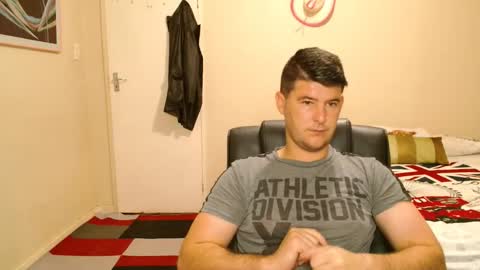 Snapshot of brendansexyboy098754 chatting on February 25, 1:26 am ask me lol online show from February 25, 1:26 am