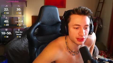 Snapshot of brentonverde chatting on December 31, 6:02 pm brentonverde online show from December 31, 6:02 pm