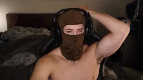 Snapshot of brentonverde chatting on November 23, 12:21 am brentonverde online show from November 23, 12:21 am