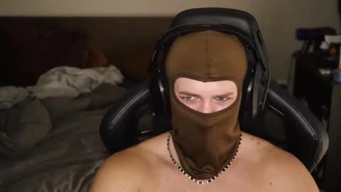 Snapshot of brentonverde chatting on November 28, 10:01 pm brentonverde online show from November 28, 10:01 pm