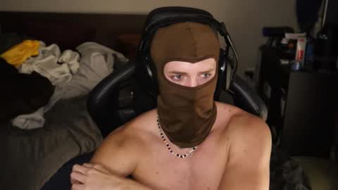 Snapshot of brentonverde chatting on December 1, 10:37 pm brentonverde online show from December 1, 10:37 pm