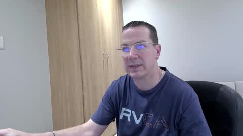 Snapshot of brettdj chatting on September 28, 1:16 pm Brett online show from September 28, 1:16 pm