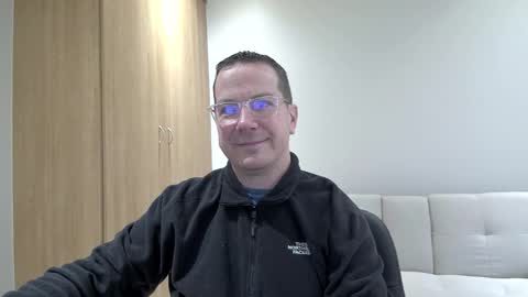 Snapshot of brettdj chatting on November 17, 3:07 pm Brett online show from November 17, 3:07 pm