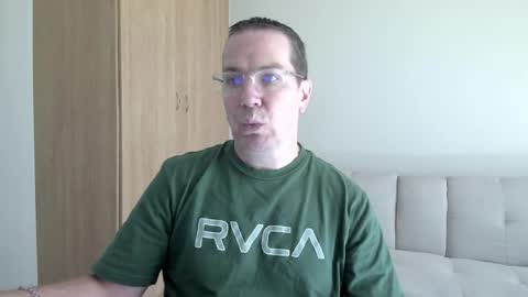 Brett online show from April 18, 9:35 am