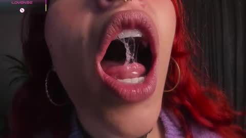 Snapshot of bri_von_dhara_ chatting on October 9, 11:52 am Bri online show from October 9, 11:52 am