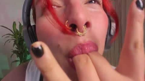 Snapshot of bri_von_dhara_ chatting on October 18, 3:35 pm Bri online show from October 18, 3:35 pm