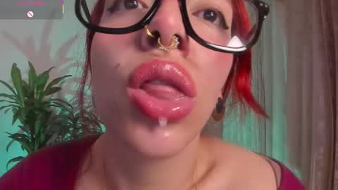 Snapshot of bri_von_dhara_ chatting on October 24, 3:52 pm Bri online show from October 24, 3:52 pm