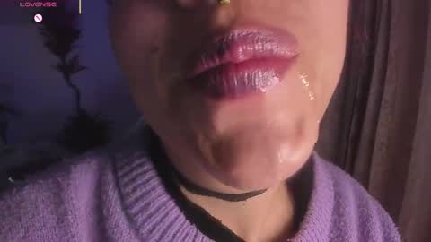 Snapshot of bri_von_dhara_ chatting on November 6, 11:55 am Bri online show from November 6, 11:55 am