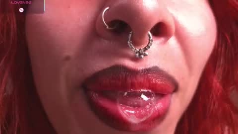 Snapshot of bri_von_dhara_ chatting on December 2, 4:13 pm Bri online show from December 2, 4:13 pm